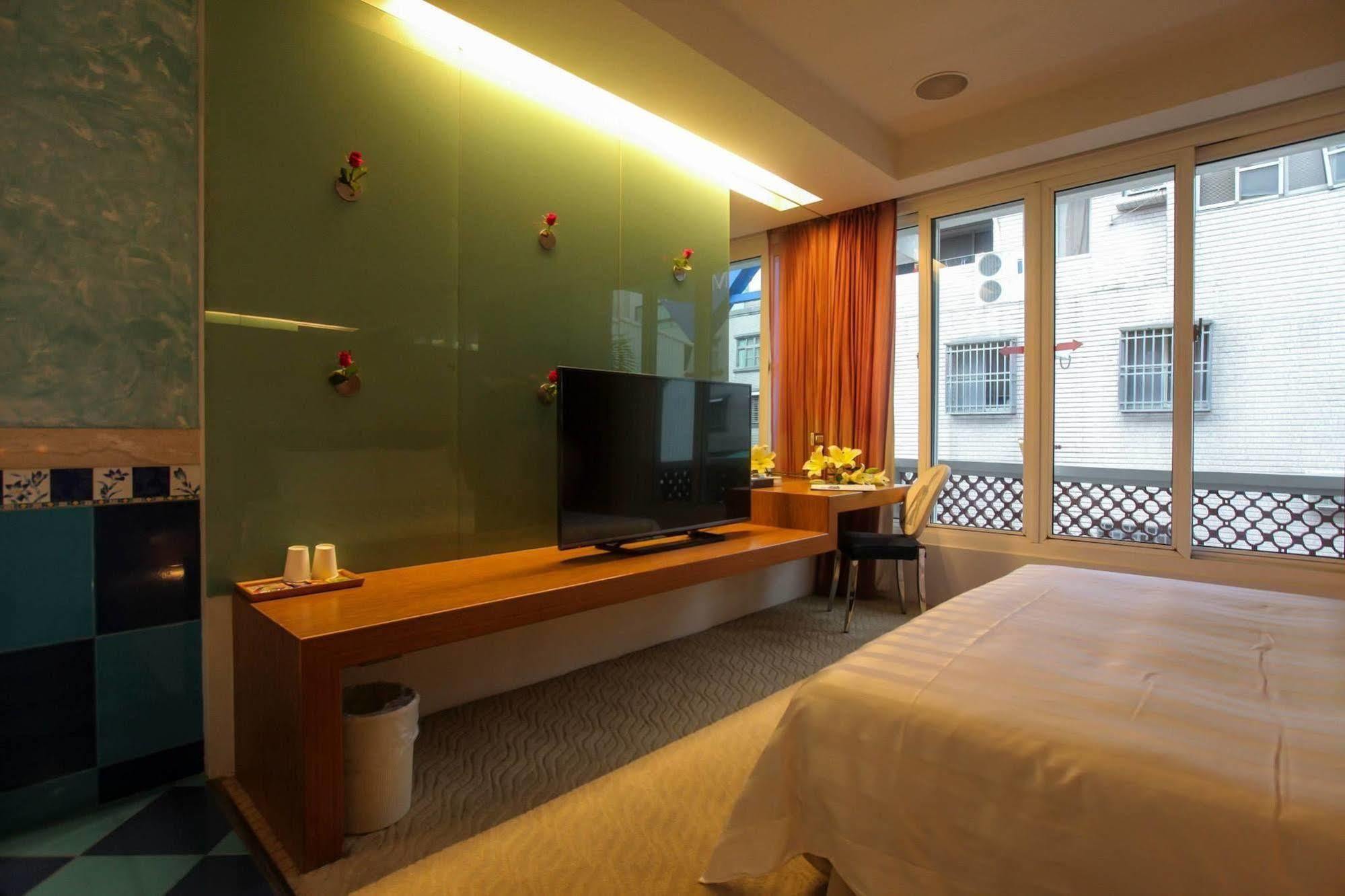 Edinburgh Motel Tainan Exterior foto